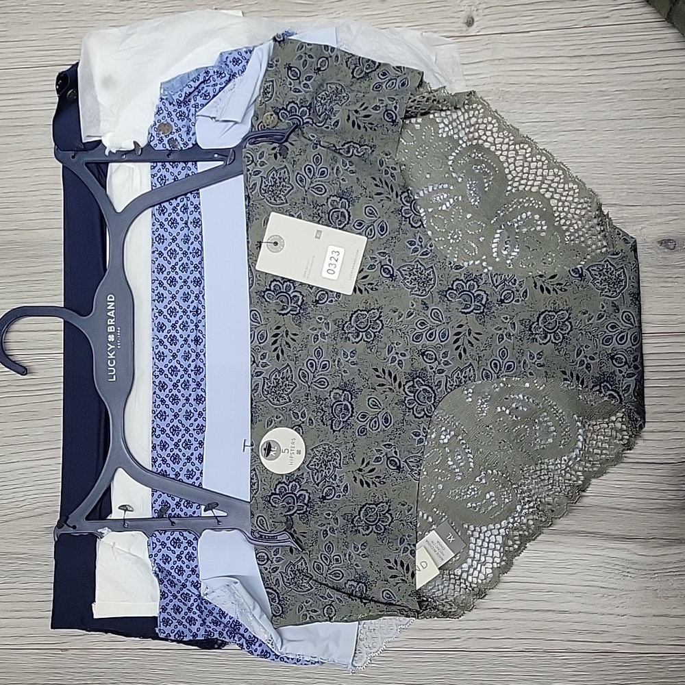 LUCKY BRAND HIPSTER.